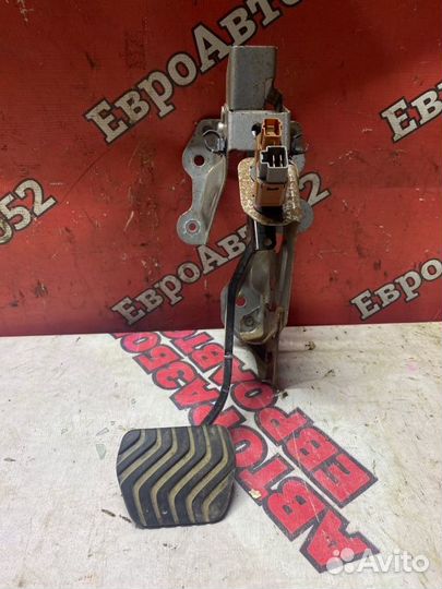 Педаль тормоза Nissan X-Trail T32 2.0 MR20 2018