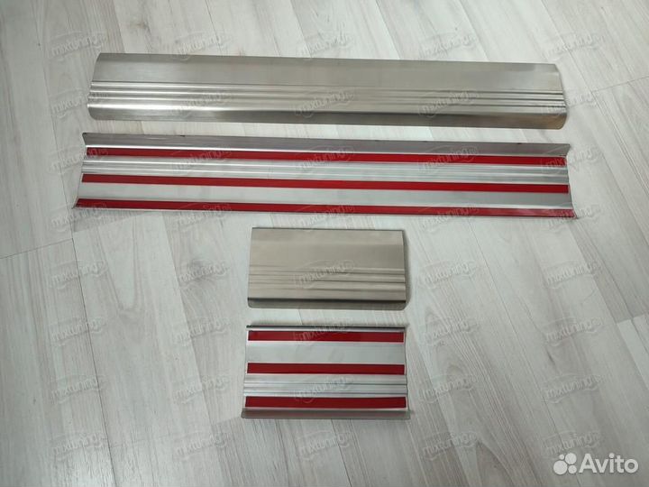 Накладки на внутренние пороги Ford Kuga 2013-2016