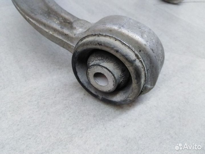 Рычаг передний левый верхний