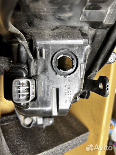 Фара левая toyota camry 70