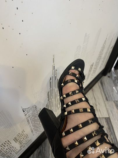 Босоножки 36