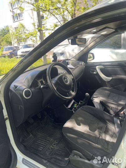 LADA largus 7 мест 2014 г 16 клапан