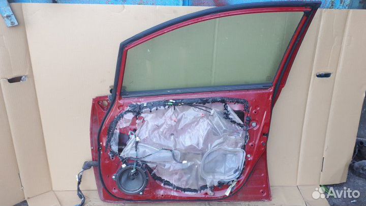 Дверь передняя правая Toyota Auris NRE150 2009