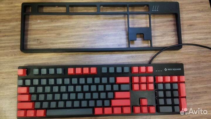 Red Square Keyrox Classic Black