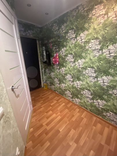 2-к. квартира, 42 м², 1/3 эт.