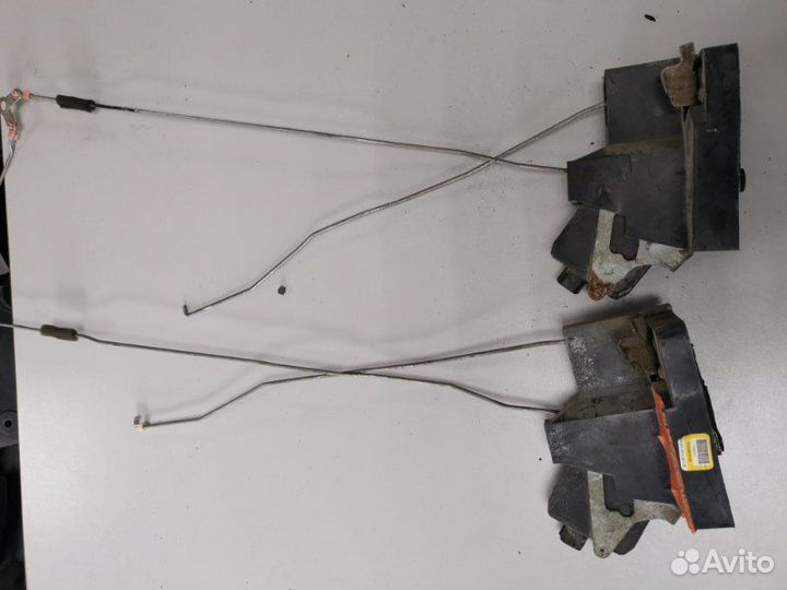 Замок боковой двери задний левый Kia Rio 1 седан