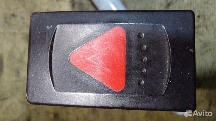Кнопка аварийной сигнализации Passat B5