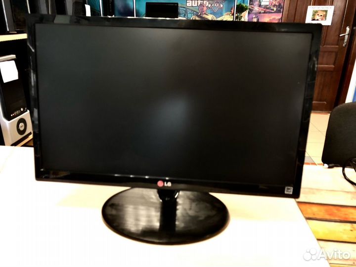 Монитор LG 22 дюйма IPS 1920x1080