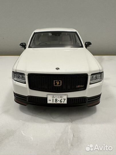 Toyota Century grmn 1:18 Autoart