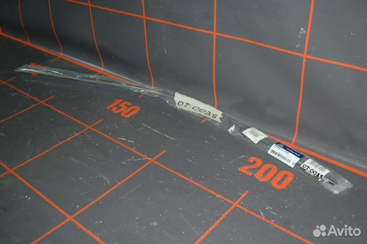 Молдинг двери передней правой - Hyundai Santa Fe