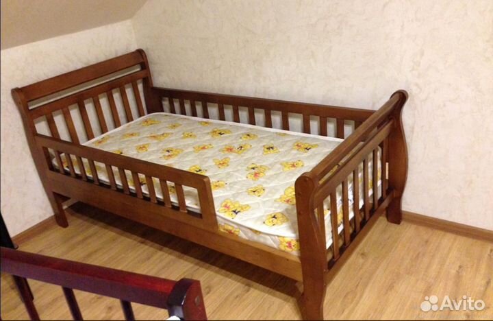 Детская кровать из массива