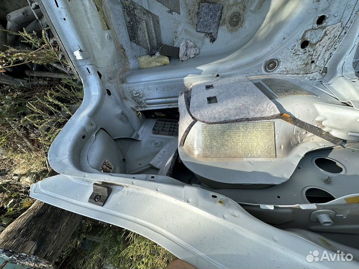 Заднее правое крыло skoda rapid