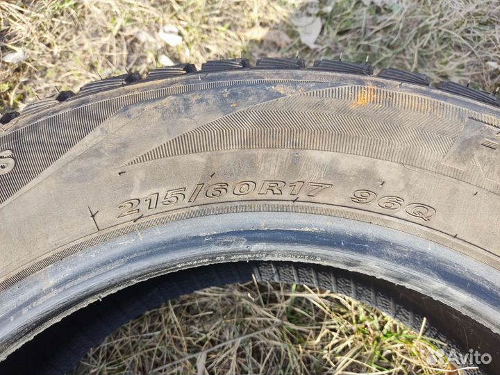 Roadstone Winguard Ice 215/60 R17