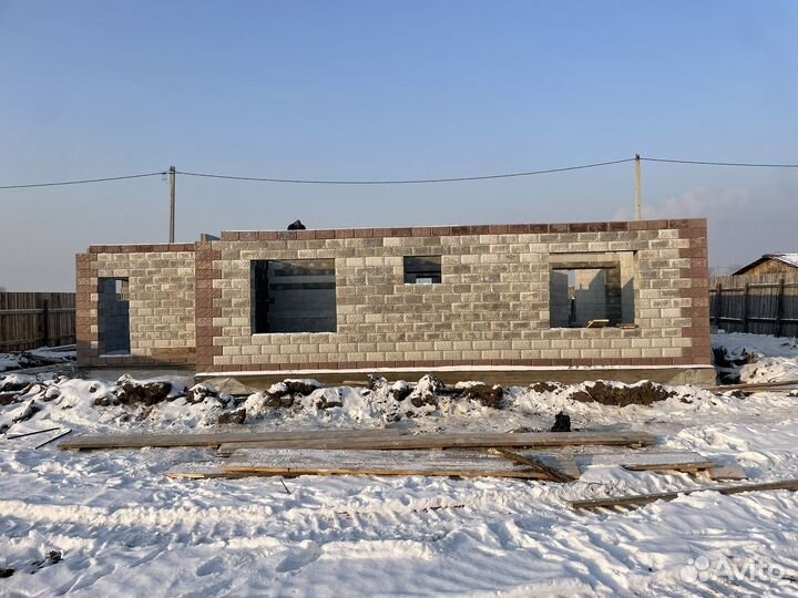 Строительство домов, заливка фундамента