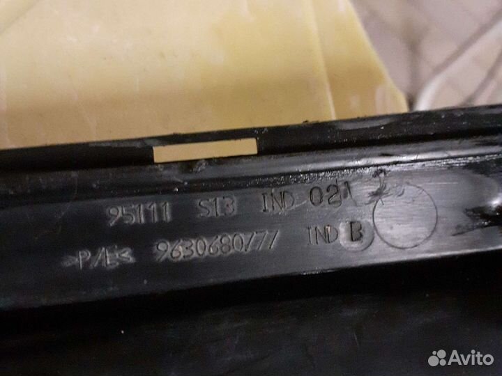 Решетка радиатора peugeot 206