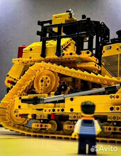 Lego Technic Caterpillar D11 артикул 42131