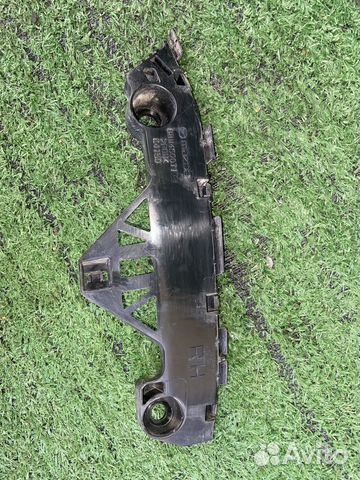 Кронштейн крепления бампера правый Mazda Axela BBM