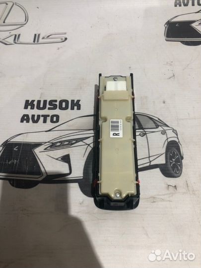 Кнопка стеклоподъемника передняя левая Lexus Rx