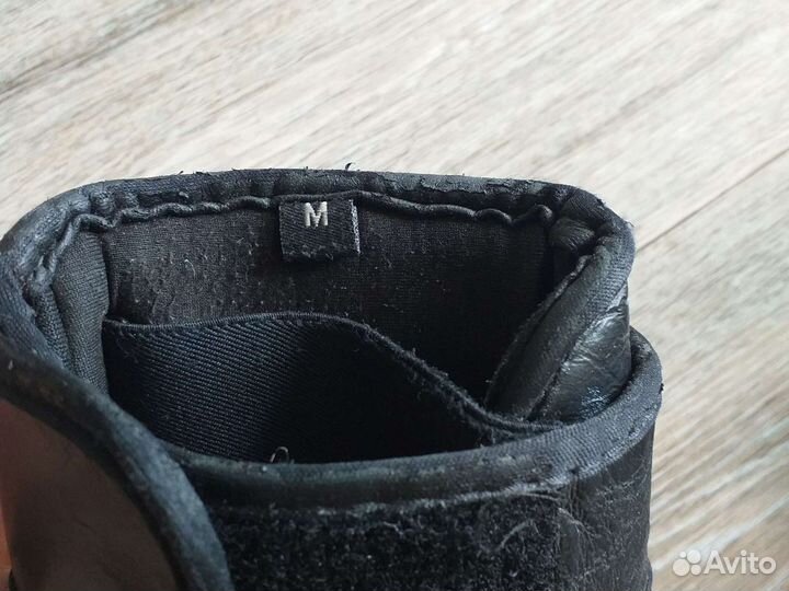 Перчатки для единоборств