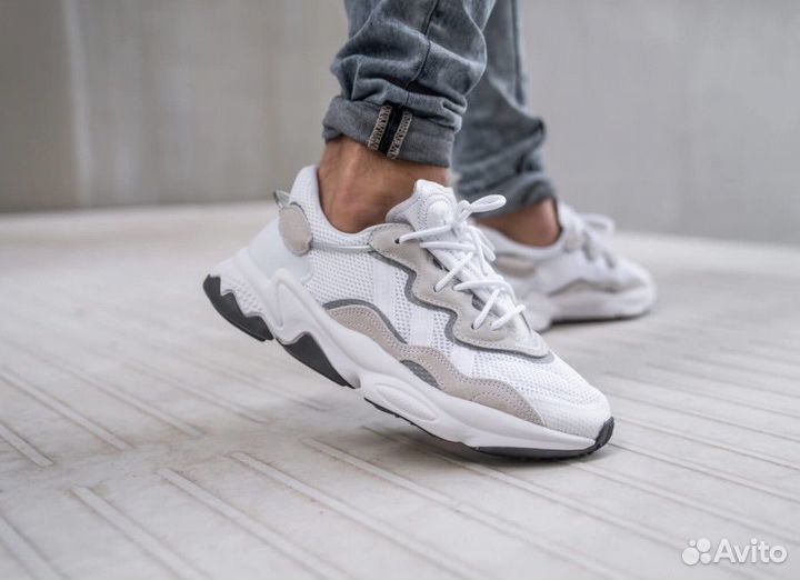 Кроссовки adidas ozweego белые