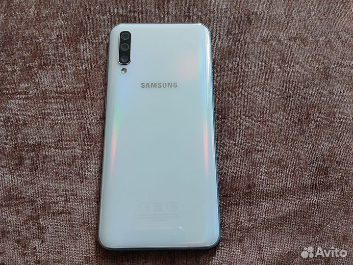 Samsung Galaxy A50, 4/64 ГБ