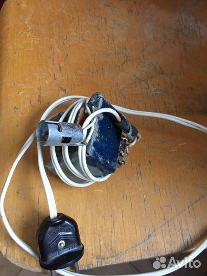 Понижающий трансформатор 220-12В