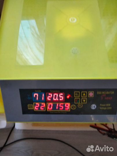 Инкубатор на 96 яиц