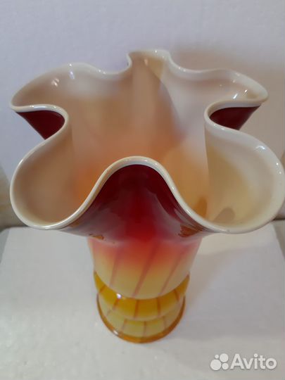 Ваза цветное стекло