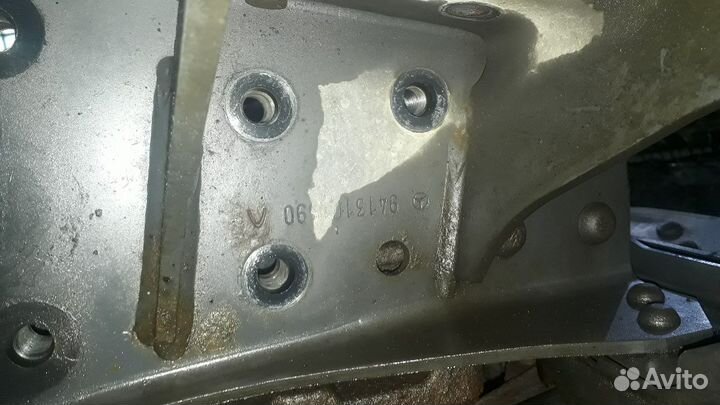 Усилитель бампера Mercedes Actros