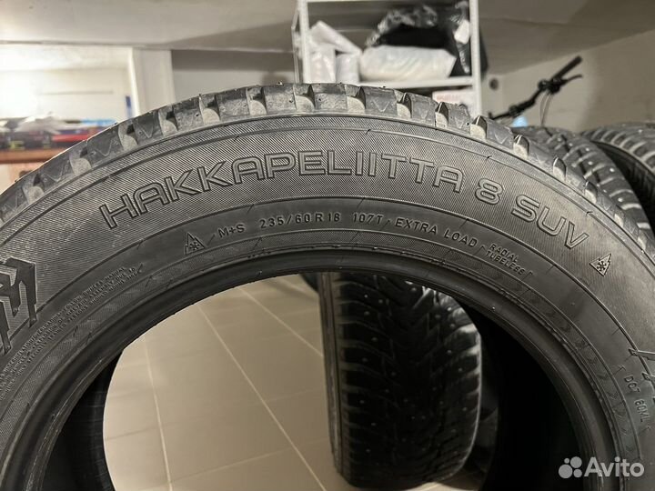 Nokian Tyres Hakkapeliitta 8 SUV 235/60 R18 107T