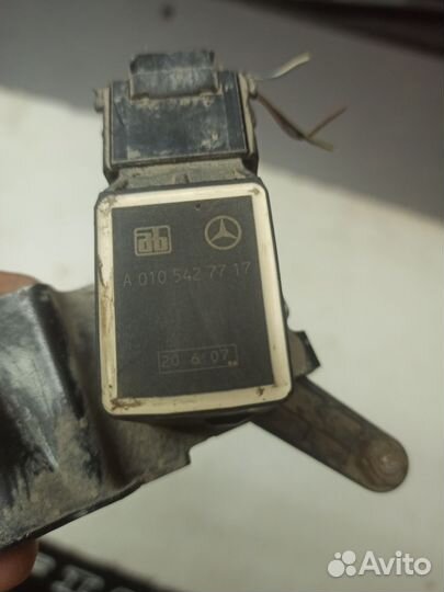 Датчик уровня подвески mercedes w221