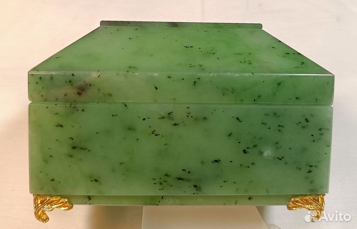 Ларец нефрит