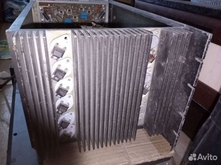 Профессиональный усилитель 2х250 Ватт