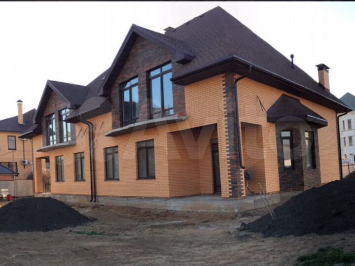 Коттедж 205 м² на участке 4 сот.