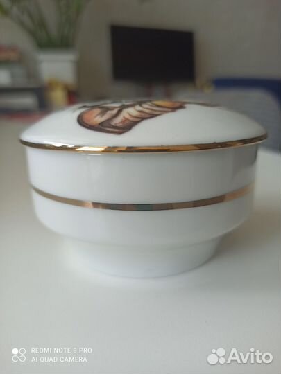 Фарфоровая шкатулка. Германия. Hummel