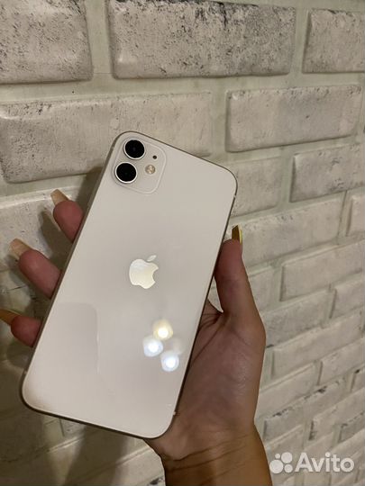 Телефон iPhone 11 64gb