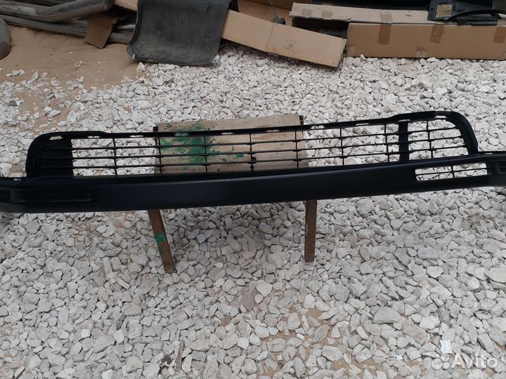 Накладка переднего бампера Toyota Highlander 3