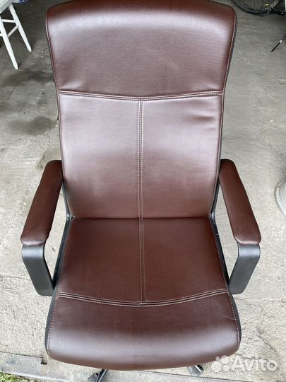 Офисное кресло для руководителя