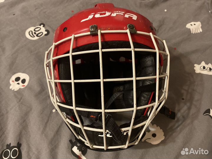 Хоккейный шлем