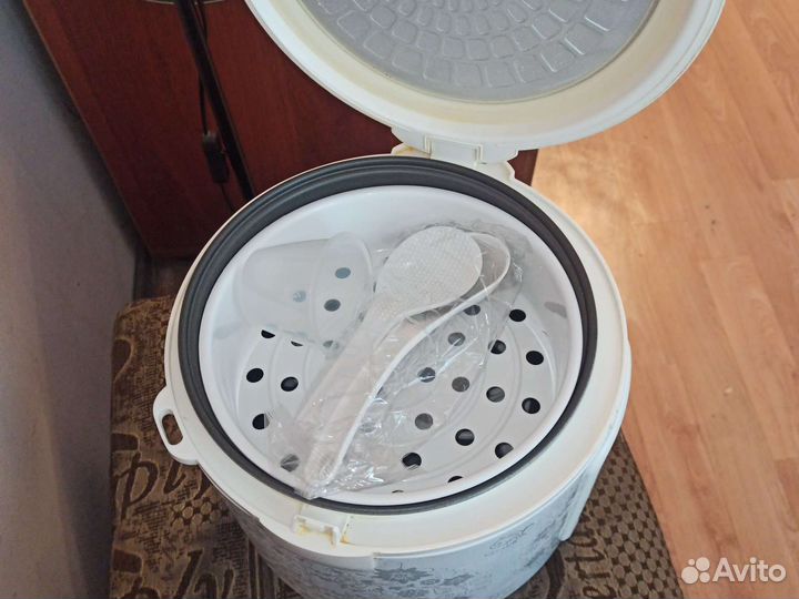 Мультиварка polaris pmc 0508D floris