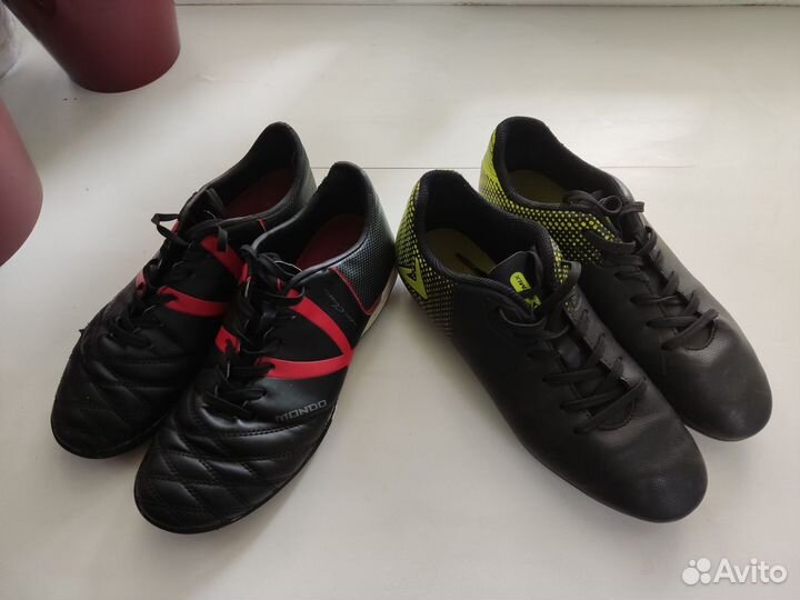 Детские футбольные бутсы