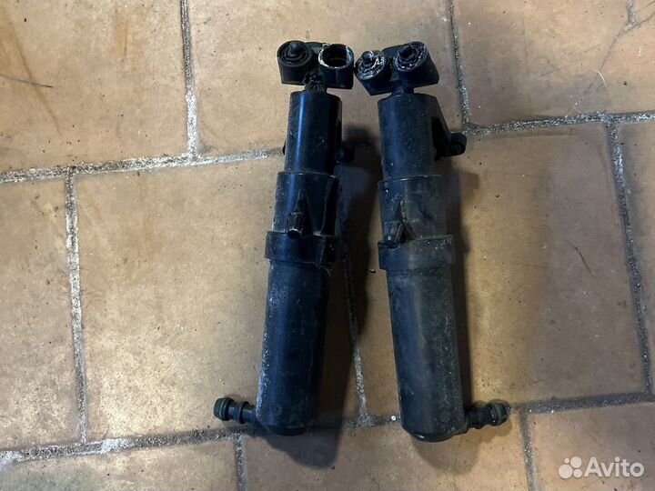 Форсунка омывателя фар Мерседес w203 c-класс