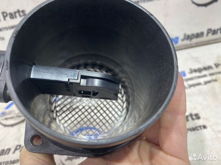 Датчик массового расхода воздуха Volkswagen Tiguan