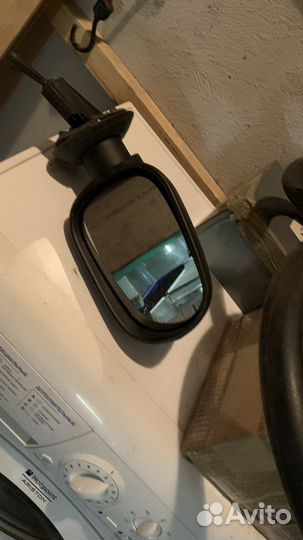 Зеркало заднего вида