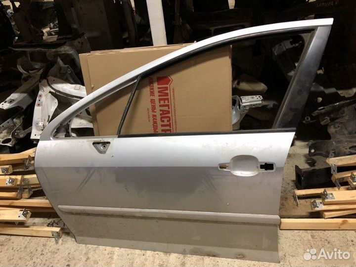 Дверь передняя левая Peugeot 407 1 DW10bted4