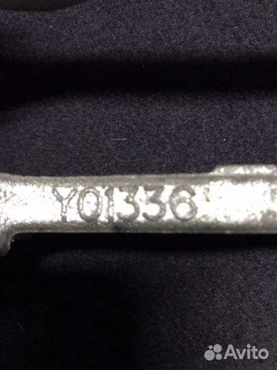 Скоба переднего суппорта Corolla Verso, Avensis