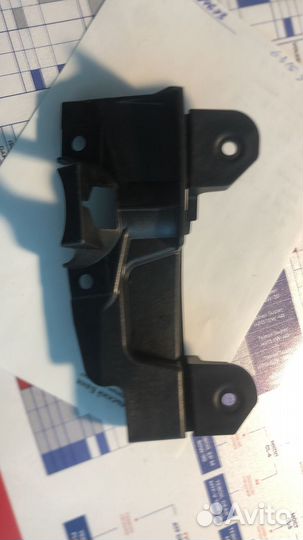 Кронштейн бампера BMW перед. правый