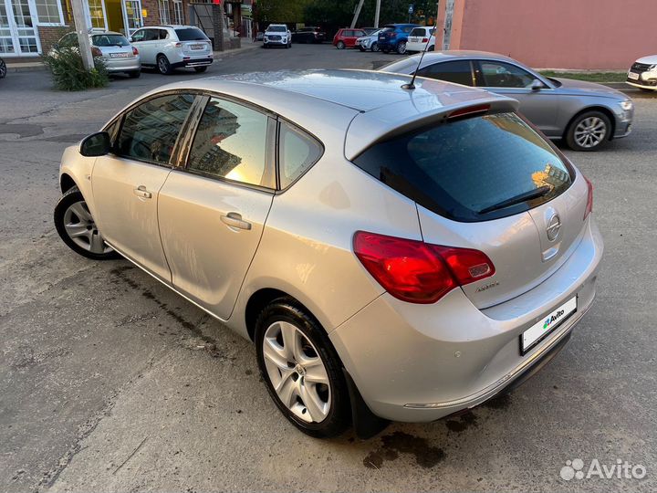 Opel Astra 1.6 AT, 2013, 185 000 км