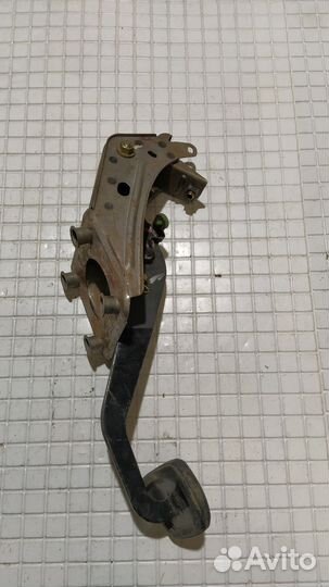 Педаль тормоза Toyota Highlander 2