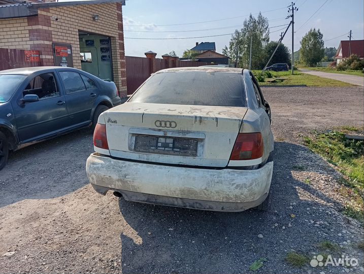 Audi A4 B5 1995 по частям